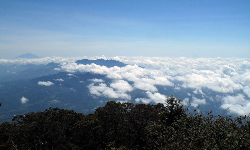 Adventure indonesia Awan Cikuray