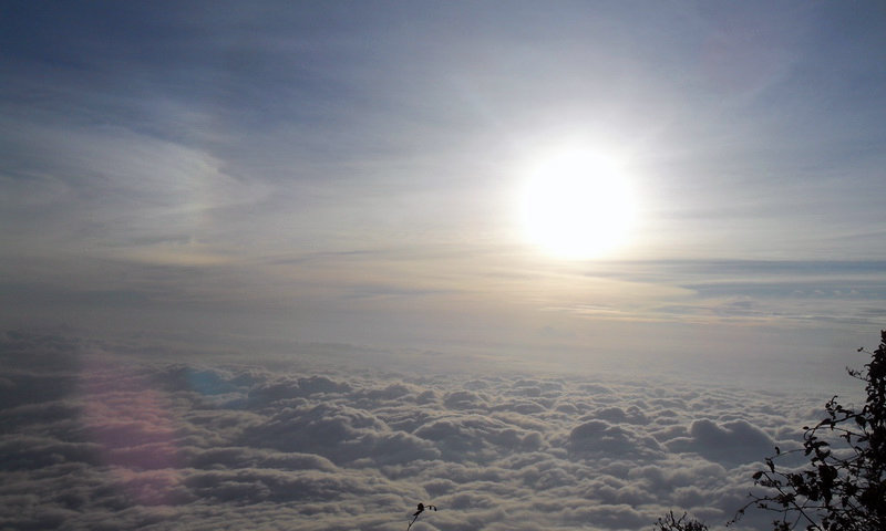 Adventure indonesia Awan putih gunung Cikuray