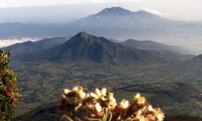 Adventure indonesia Puncak gunung Merbabu