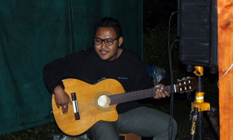 camping ceria outbound gitar