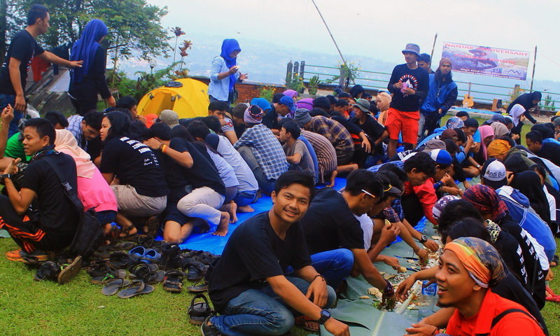 camping ceria outbound makan