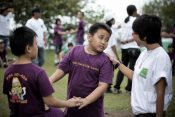 outbound dan camping anak ngobrol