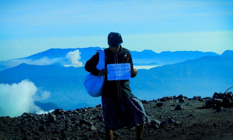 pendaki gunung taman nasional semeru kanekes