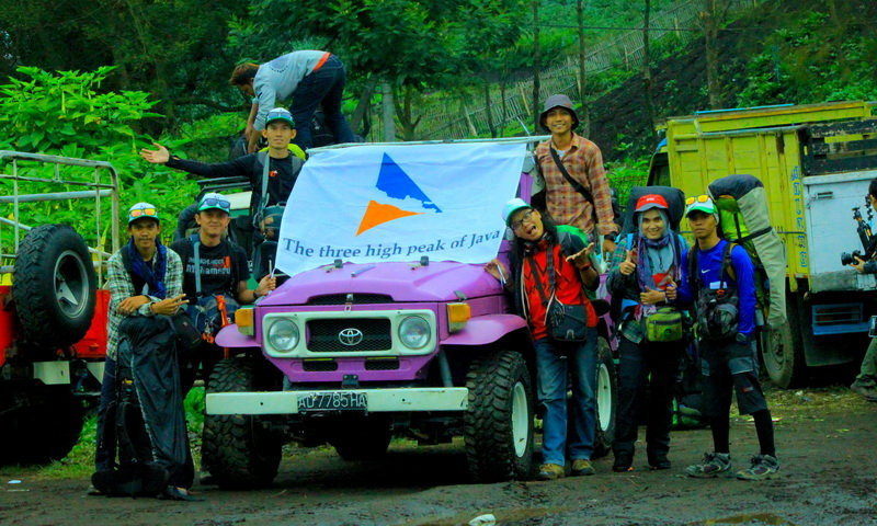 pendaki gunung taman nasional semeru ranu pane