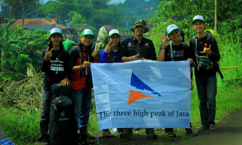 pendaki gunung taman nasional semeru team